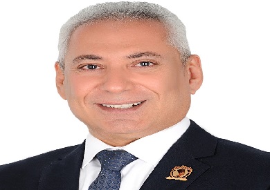 الدكتور عصام الدين صادق فرحات رئيس جامعة المنيا
